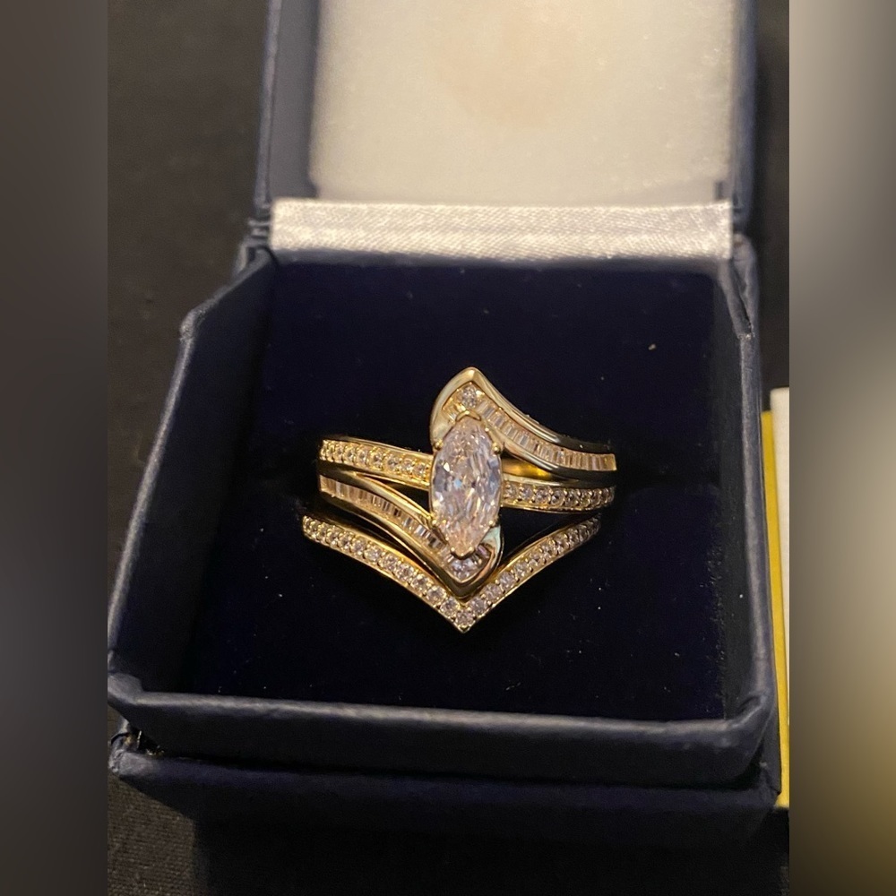 The Bradford Exchange Bob Mackie - NEW-18K Gold-Plated Bridal Ring Set. Size 11